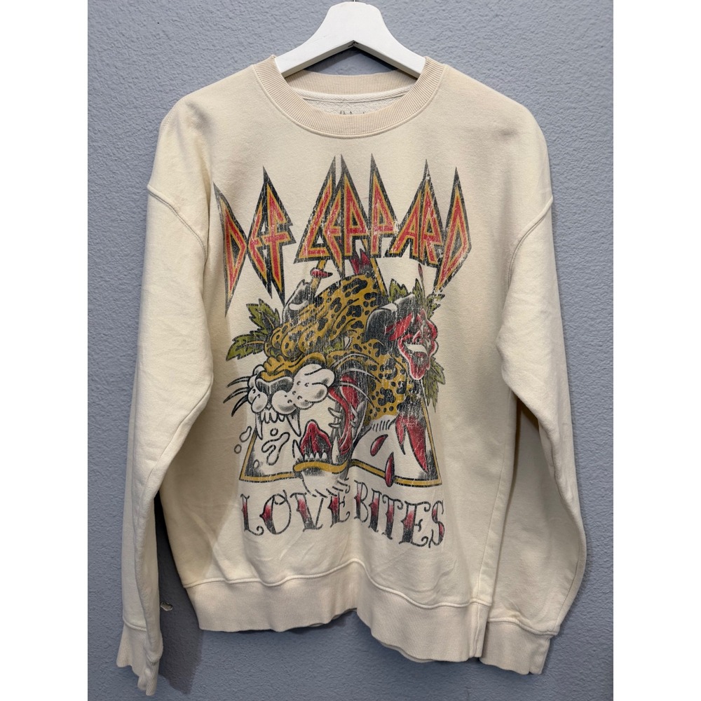 Def Leppard Love Bites Graphic Sweatshirt S Cream Goodie Two Sleeves Oversized